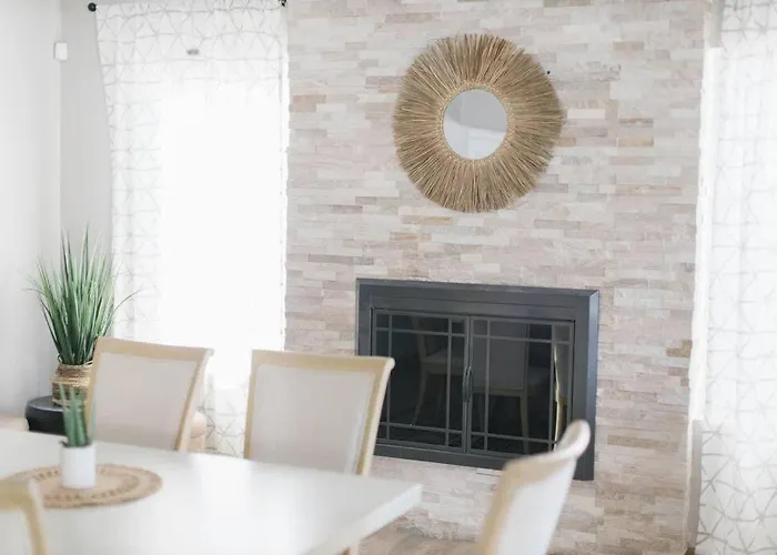 Spacious In Moon Valley- Heated Pool &