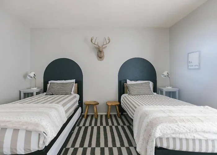 Holiday home Spacious In Moon Valley- Heated Pool & Phoenix
