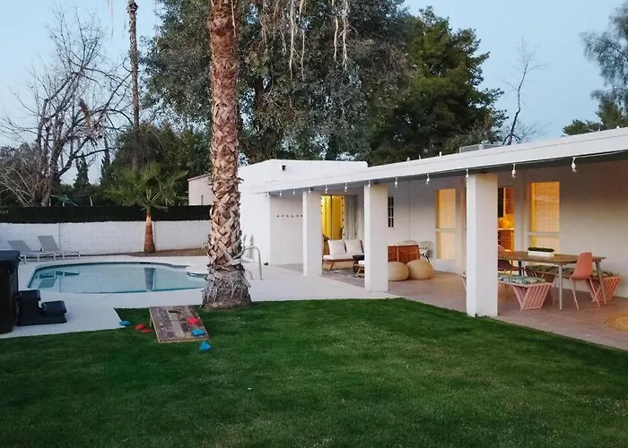 Holiday home Spacious In Moon Valley- Heated Pool &