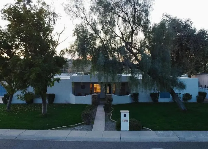 Spacious In Moon Valley- Heated Pool &