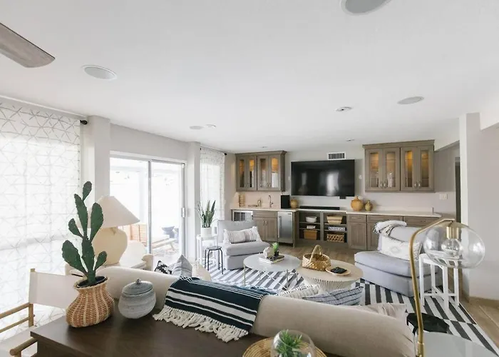 Spacious In Moon Valley- Heated Pool & *