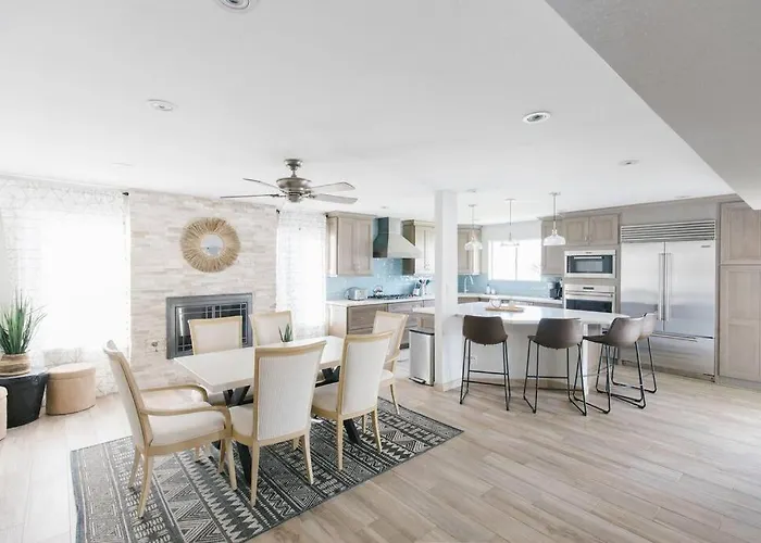 Spacious In Moon Valley- Heated Pool &