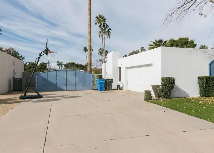 Holiday home Spacious In Moon Valley- Heated Pool & Phoenix